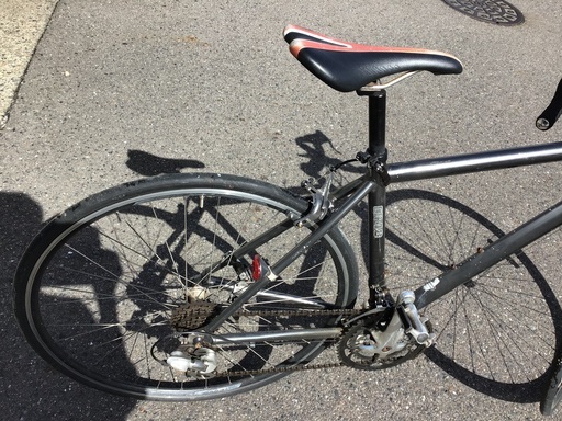 ロードバイク クロスバイク 軽整備済み 荷台付き オマケ多数 譲渡証明書付属 ロードバイク クロスバイク 軽整備済み 荷台付き オマケ多数 譲渡証明