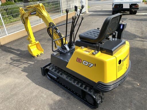 ヤンマー　B07　1トンクラス　全塗装済　アワーメーター1067ｈ　マイクロミニ油圧ショベル　ユンボ　バックホー　茨城県　T12