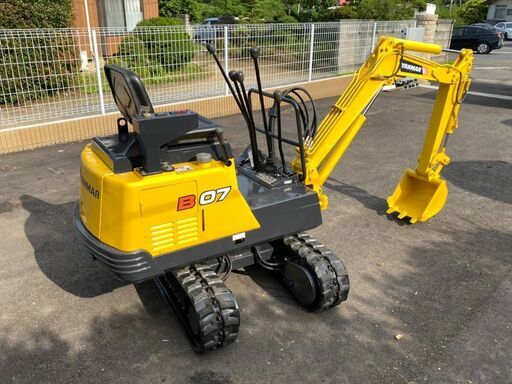 ヤンマー　B07　1トンクラス　全塗装済　アワーメーター1067ｈ　マイクロミニ油圧ショベル　ユンボ　バックホー　茨城県　T12