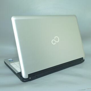 在庫処分 送料無料 1台限定 シルバー色 ノートパソコン 中古良品 15.6