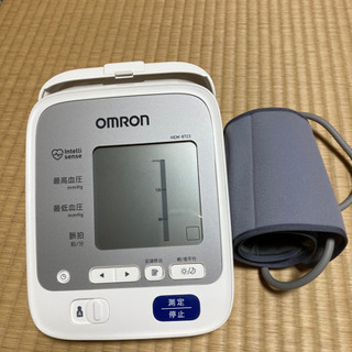 【ネット決済・配送可】OMRON 自動血圧計