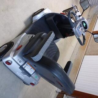 シニアカー  電動カート  電動車いす  運転免許不要  音声案内つき  簡単充電  安心制御