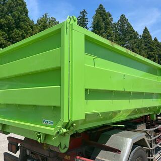 【新品】4トン車脱着用8㎥1枚扉ダンプ式コンテナ（舟底仕様・手動開閉装置付）★千葉市内直接引き取り可