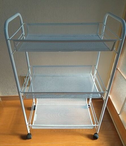 IKEAのキャスター付きワゴン HORNAVAN ホールナヴァン