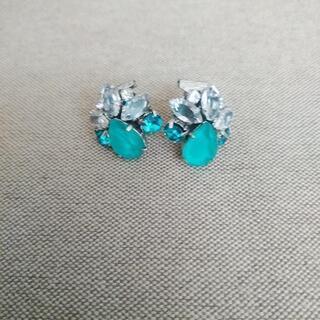 rada ピアス