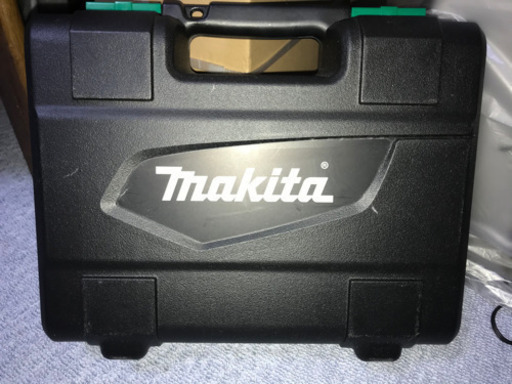 マキタ 電動ドリル 14.4V   ほぼ新品