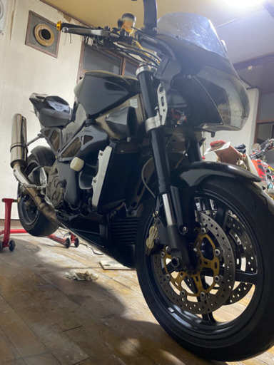 アプリリア　Tuono RSV1000 バイク　Aprilia ホンダ　カワサキ　ヤマハ　スズキ　KTM BMW