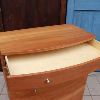 THE CONRAN SHOP(コンランショップ)のMagunussen＆Franssonデザイン WAVE チェリー材４段チェストです♪ナチュラルでシンプルなタンスは北欧スタイルやカフェスタイルに！