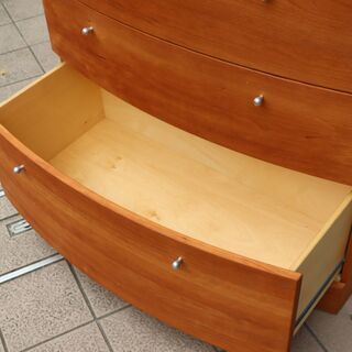THE CONRAN SHOP(コンランショップ)のMagunussen＆Franssonデザイン WAVE チェリー材４段チェストです♪ナチュラルでシンプルなタンスは北欧スタイルやカフェスタイルに！