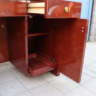 フランスPIERRE BALMAN(ピエール・バルマン)のドレッサーです☆大きな鏡とシンプルでありながら高級感が漂うデザインでお部屋を優雅な空間に！コンセント付きで機能性も◎