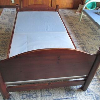 シングルベッド（木製）　