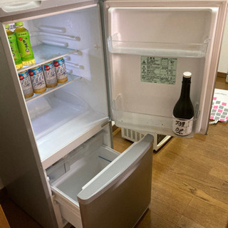 冷蔵庫差し上げます。取りに来てください。