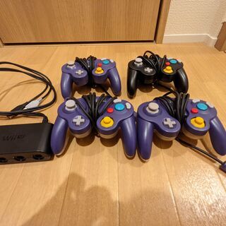 【中古】WiiU用ゲームキューブコントローラ接続タップ+コントロ...