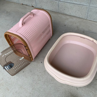猫用キャリーバッグと猫用トイレ[ピンク色]