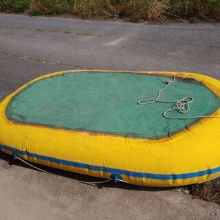 格安中古短期使用　ゴムボート　２人用　、okamotoゴム製イエロー色、ｗ２１５ｄ１３６　オール付　底部シート張補強品。