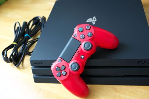 中古　プレイステーション4 Pro 通常版 ジェット・ブラック 1TB