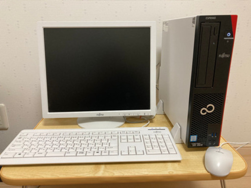 富士通　ESPRIMO D586/M  パソコン