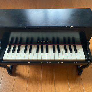 【無料】カワイ　おもちゃピアノ　アップライト型