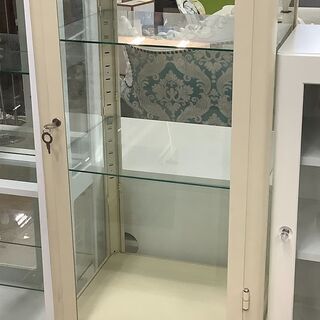 IKEA/イケア ガラスショーケース クリームカラー 鍵付 【ユーズドユーズ名古屋天白店】 J863 IKEA/イケア ガラスショーケース クリームカラー 鍵付 【ユーズド