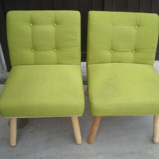 緑の椅子２脚　無料でお譲りします