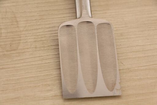 鑿 大工道具 銘あり 金剛丸 追入組鑿 のみ 未使用 保管品 (HD955axxY)