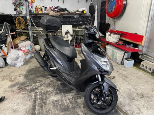 シグナスX SR 4型 125cc 西暦2017年12月購入 ワンオーナー車(6/21現在商談中)