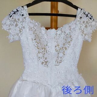 エメ/AIMERのウエディングドレス、パニエ＆ショートグローブ付き