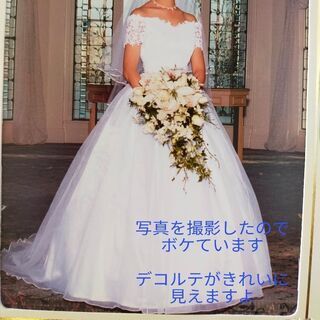 エメ/AIMERのウエディングドレス、パニエ＆ショートグローブ付き