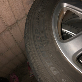 スタッドレスタイヤ　205/65R16