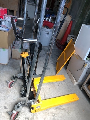 ハンドフォークリフト 400Kg | hanselygretel.cl 【購入前配送先確認】ハンドフォークリフト400kg 195×108×60 602