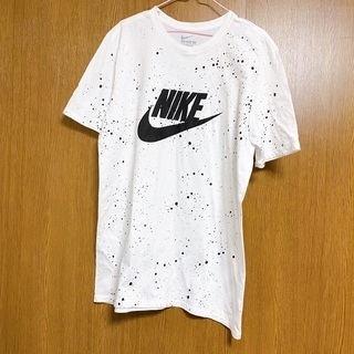 【ネット決済】【メンズM】ナイキ　スプラッシュ　ペイント　白　Tシャツ
