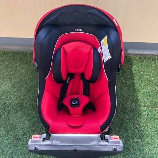 最高級の安心感　Combi LuxtiaTurn 新生児　チャイルドシート