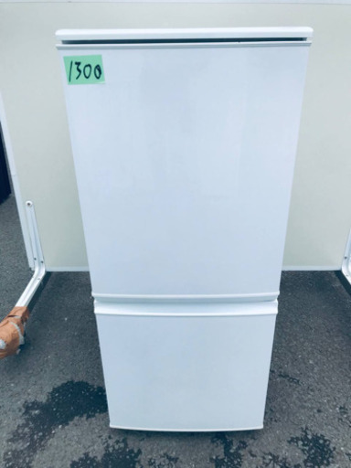 ①1300番 シャープ✨ノンフロン冷凍冷蔵庫✨SJ-D14A-W‼️