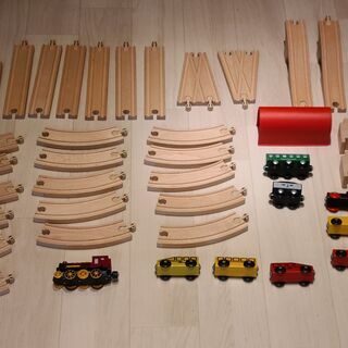 IKEA 木製 電車のおもちゃ
