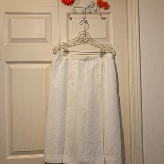 【ネット決済】値下げ❗️純白スカート