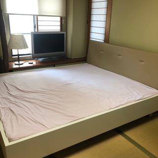 美品IKEAキングサイズベッドフレーム - 家具