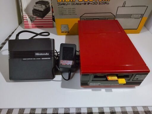 中古 ファミリーコンピューター ディスクシステム 箱付き カセット11個 