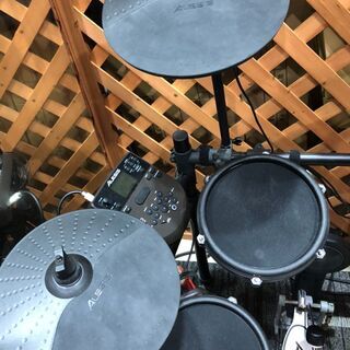 ALESIS 電子ドラム 椅子付き
