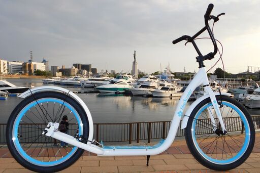 スカイスクーター☆新品♪sky scooter！ストリートでサーフィン★SMART HACKER！キックボード＆キックスクーター！KB3☆KB2・ターコイズ白
