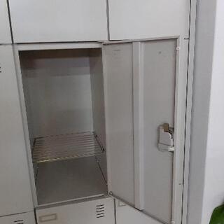 収納家具 【値下げしました!】ロッカー 美品 鍵付き 大型