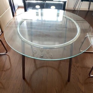 IKEA ガラステーブル（テーブルのみです）