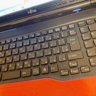 18番 FUJITSU レッド webカメラ搭載 テンキー