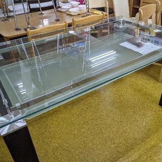 ガラスのダイニングテーブル 強化ガラス