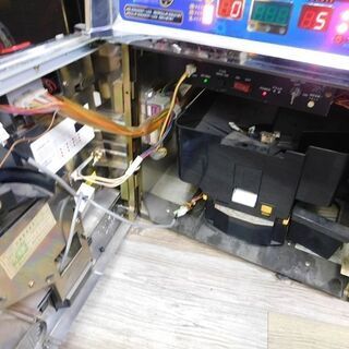 動作品 平和 オリンピア 4号機 主役は銭形 コイン不要機 台キー、設定キー付き スロット実機 パチスロ