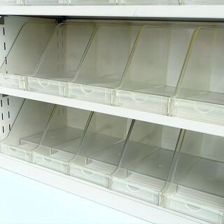 山口)下松市より　タカゾノ SOLNO 錠剤台 上部6段ケース54個幅90cm×2 下部4段引出し幅60cm×3 幅180×奥行60×高さ180cm　BIZHF22H