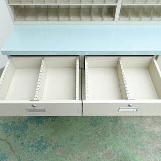 山口)下松市より　タカゾノ SOLNO 錠剤台 上部6段ケース54個幅90cm×2 下部4段引出し幅60cm×3 幅180×奥行60×高さ180cm　BIZHF22H