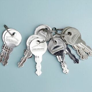 山口)下松市より　タカゾノ SOLNO 錠剤台 上部6段ケース54個幅90cm×2 下部4段引出し幅60cm×3 幅180×奥行60×高さ180cm　BIZHF22H