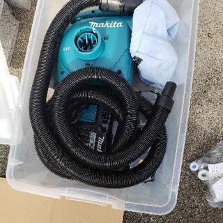 makita コードレス粉じん機(予備バッテリー１つ付き) makita コードレス粉じん機(予備バッテリー1つ付き)