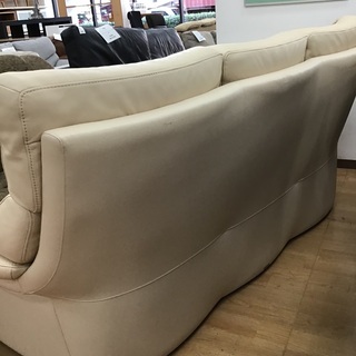 【取りに来れる方限定】karimokuの3人掛けソファー。