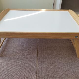 IKEA　折りたたみテーブル（DJURA ベッドトレイ）
